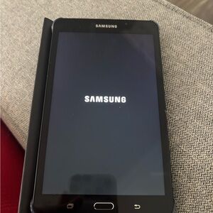 Samsung Galaxy Tab A (2016) with case